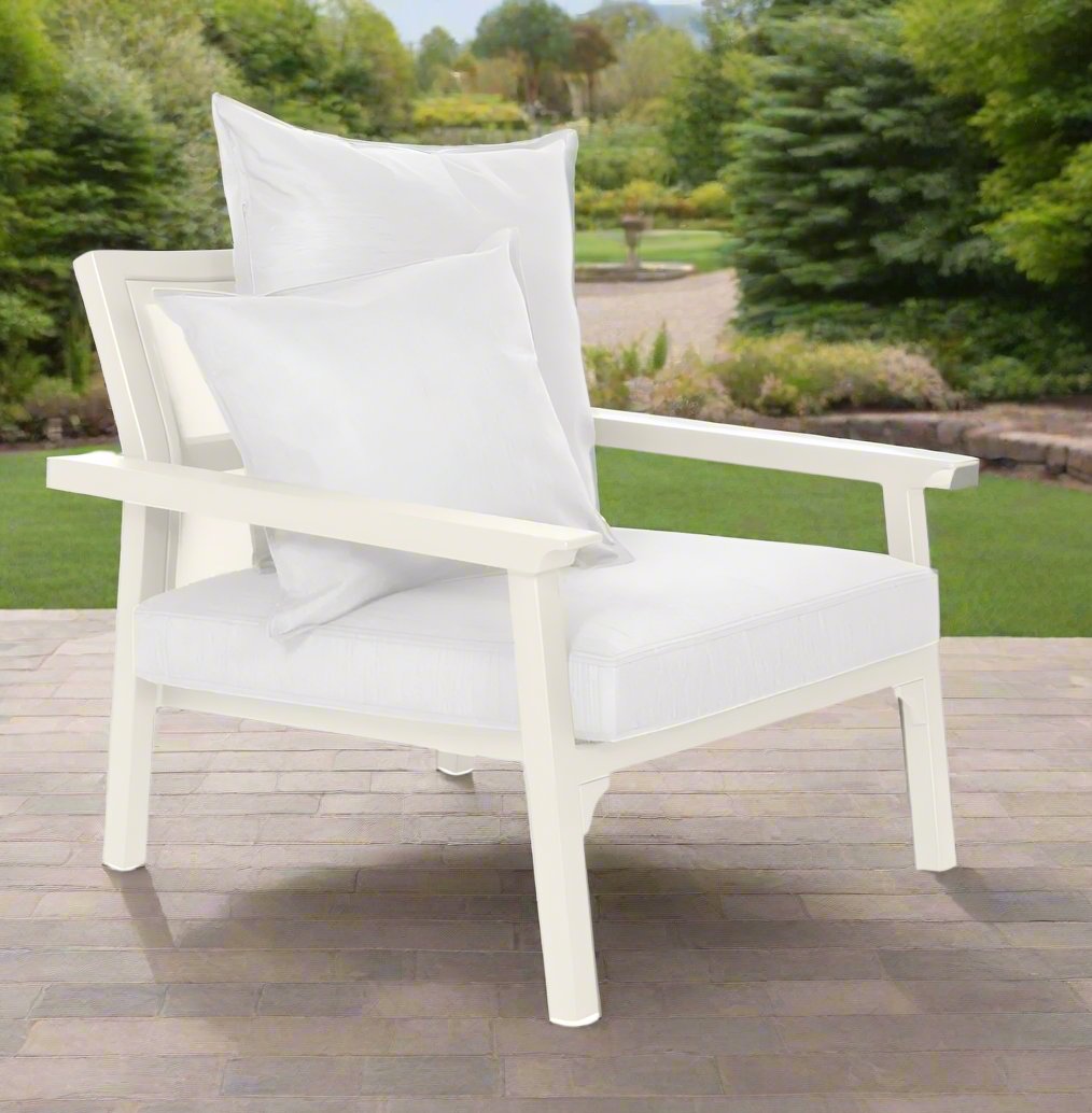 Maiori Design NC Classique Two Seat Aluminium Outdoor Sofa Set In White