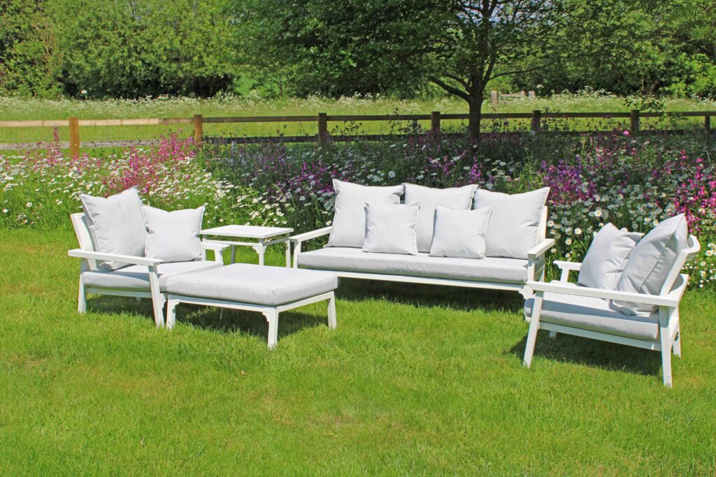 Maiori Design NC Classique Three Seat Aluminium Outdoor Sofa Set In White