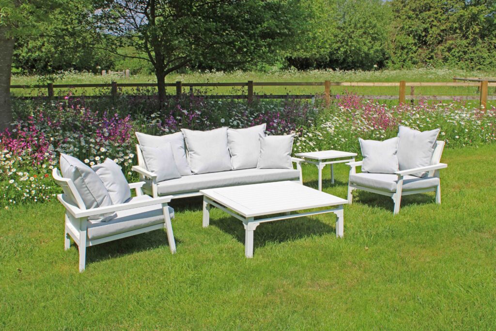 Maiori Design NC Classique Three Seat Aluminium Outdoor Sofa Set In White