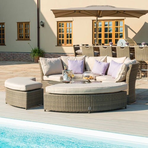 Winchester Round Rattan Lifestyle Daybed Suite